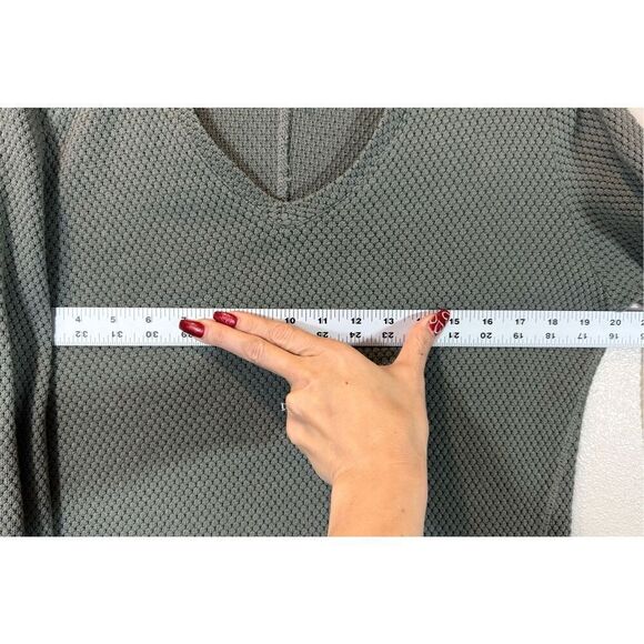 KUHL Lyrik Long Sleeve Lightweight V- Neck Sweater Top Women’s Small - Picture 12 of 13